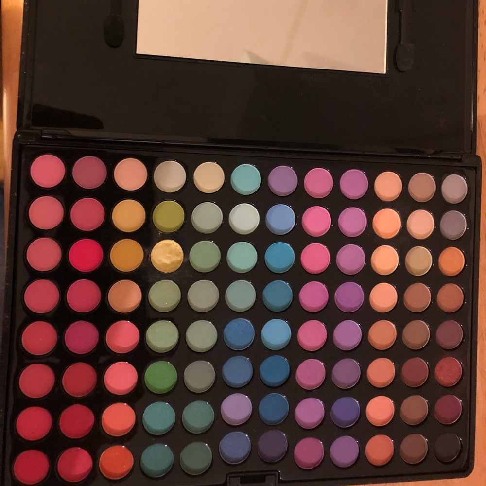 Palette only used yellow once